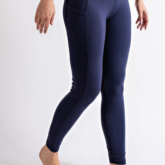 Wide Waisted Capri Yoga Pants, Tummy Control Workout Side Pocket Capri Leggings - Picture 13 of 14